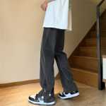 홍콩 차이 문학 남성 디자인 감각 오픈 마이크로 청바지 남성 가을 유럽과 미국 하이 스트리트 바이브 레저 스트레이트 팬츠의 그림