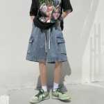 홍콩 차이 문학 남성 작업복 데님 반바지 소년 여름 조류 큰 주머니 느슨한 소년 바지 바지 다섯 바지의 그림