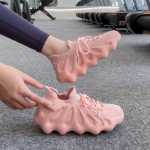 플라이 위브 줄넘기 신발의 그림