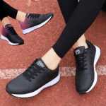 블랙 운동화의 그림