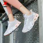 여성 캐주얼 신발의 그림