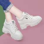 봄과 가을 캐주얼 가죽 신발 여성 두꺼운 바닥 팝 신발 여성 2021 새로운 여성 신발 싱글 신발 부드러운 가죽 스포츠 신발 여행 신발의 그림