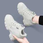 봄과 가을 캐주얼 가죽 신발 여성 두꺼운 바닥 팝 신발 여성 2021 새로운 여성 신발 싱글 신발 부드러운 가죽 스포츠 신발 여행 신발의 그림