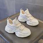 키 높이 신발의 그림