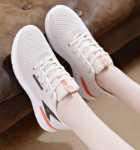 캐주얼 스니커즈의 그림