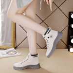 가죽 하이 탑 여성  신발의 그림