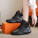 여성  패션 스포츠 신발의 그림