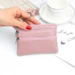 동전 카드 키 가방의 그림