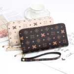 대용량 지퍼 지갑의 그림