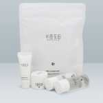 꽃밭 물 우유 여행 세트 민감성 피부 화장품 스킨케어 수분 보습 오일 컨트롤 휴대용 정품 여성용의 그림