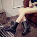 큰 사이즈 마틴 부츠의 그림