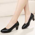 정품 여성용 가죽 신발 블랙의 그림