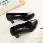 정품 여성용 가죽 신발 블랙의 그림