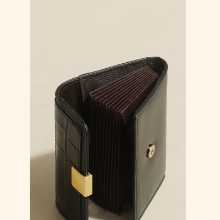 여성용 지갑 카드 홀더의 그림