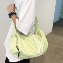 스포츠 수영 요가 체육관 가방의 그림