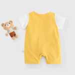 아기 옷 여름 반팔 아기 원시 스트랩 백 가짜 두 조각 아기 옷 곰 아기 옷 도매 보내기의 그림