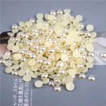 반원형 진주, 진주 액세서리, 모조 진주, 보석 액세서리, 한국 헤어 액세서리, 레진 액세서리, 헤어 액세서리 DIY의 그림