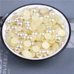 반원형 진주, 진주 액세서리, 모조 진주, 보석 액세서리, 한국 헤어 액세서리, 레진 액세서리, 헤어 액세서리 DIY의 그림