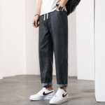 봄과 가을 청바지 남성용 스트레이트 청바지 남성용 청바지 남성용 바지 학생용 청바지 나인 팬츠의 그림