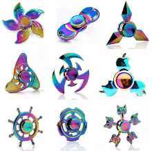 눈부신 컬러 자이로 어린이 손가락 끝 자이로 도매 금속 성인 장난감 회전 어린이 선물 사무실 포장 마차 상품 소스의 그림