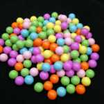 공장 직접 공급 구멍이없는 둥근 구슬 아크릴 솔리드 느슨한 구슬 플라스틱 색 구슬 솔리드 캔디 색 구슬의 그림