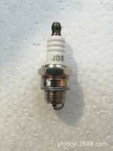 2 행정 전기 톱 L7T 일반 품질 점화 플러그 공장 판매 정원 도구 부품의 그림