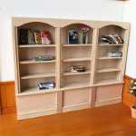 1:12 미니어처 인형 집 인형 집 연구 장식 배아 트리플 책장은 DIY 셀프 페인팅이 가능합니다.의 그림