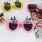 피크닉 파티 레저 용품 사진 장식을 할 때 공장 직접 슈퍼 귀여운 딸기 모양의 파티 안경의 그림