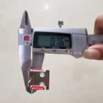 공장 스팟 욕실 캐비닛 알루미늄 캐비닛 장착 하드웨어 코너 코드 목욕 거울 용접 액세서리 없음 욕실 캐비닛 커넥터 도매의 그림