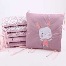 아기 침대의 그림