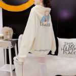 코튼 후아 코튼 백 랩 칼라 공식 피규어 2024 봄 디자인 만화 프린트 후드 스웨트 셔츠 여성용의 그림