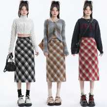 체크 무늬 트위드 스커트의 그림