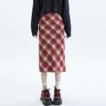 체크 무늬 트위드 스커트의 그림